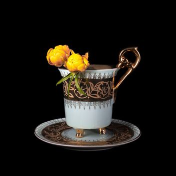 Cara-Louwman-Collecting-Memories-16a-cup-and-saucer
