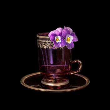 Cara-Louwman-Collecting-Memories-17-cup-and-saucer