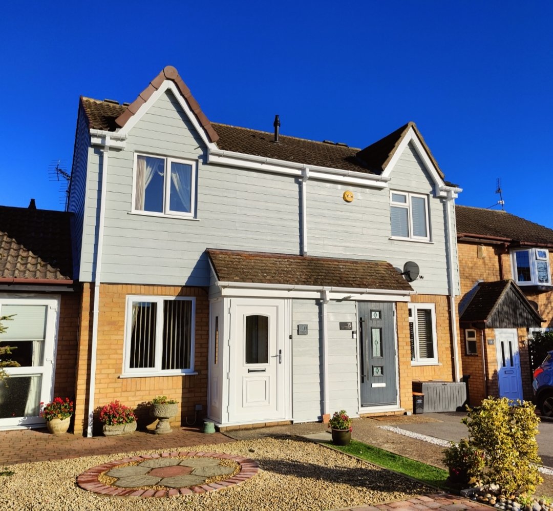 HardiePlank Fibre Cement Cladding with Anthracite Grey Fascia & Soffit