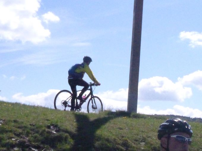 Michel fait un peu de VTT en plus !! 