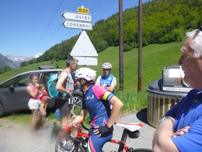 Rencontre avec une famille de marcheurs.