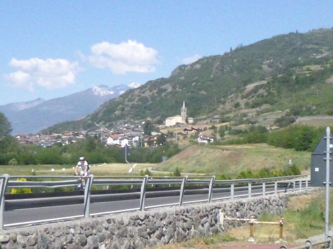Val d’Aoste, en arrière plan le village de NUS.