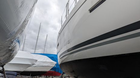 Polering, bottenmålning och båtfix