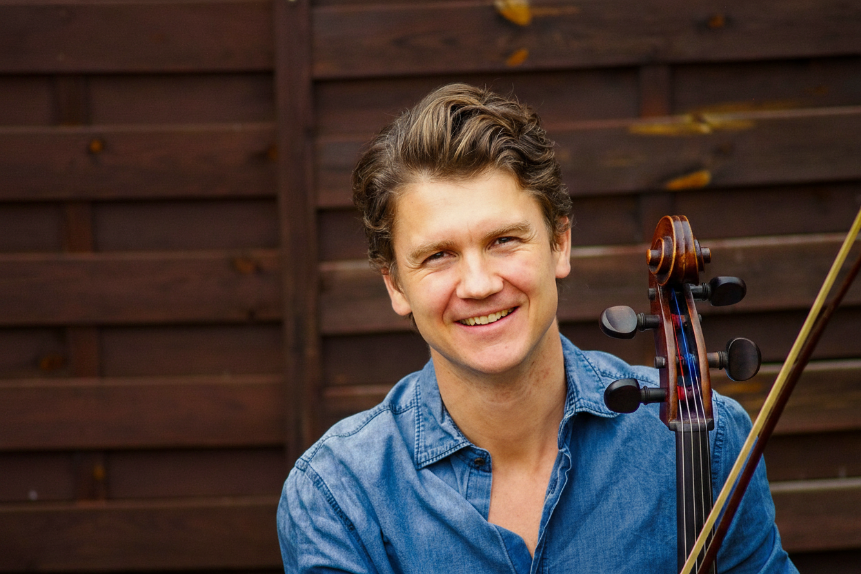 Cellist und Cellolehrer Daniel Hoffmann – Cellounterricht für Erwachsene in Berlin mit Hausbesuch