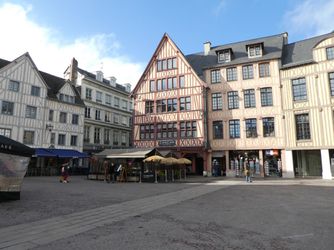 La place du veille marche in Rouen