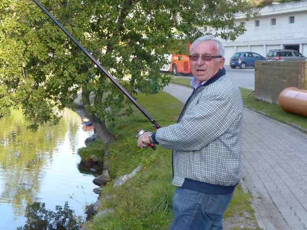 Mr. Boisset Fernand pêcheur et secrétaire de la société de pêche de Champex