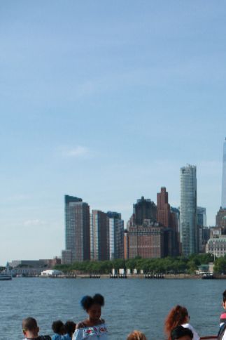 Widok na dolny Manhattan -rejs w widłach Hudson River i East River