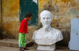 Tựơng ngáo ̣ôp Hồ Chí Minh
