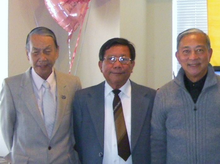 


Từ trái sang ph̉ai: Đ̣ai Tá Trần Thanh Bình, Đ̣ai Bỉêu Hàng Thựơng Nguyên, Th̉u Tướng Đào Minh Quân, Thiếu Tướng Nam Sơn, Đ̣ai Úy Huỳnh ̣Đức