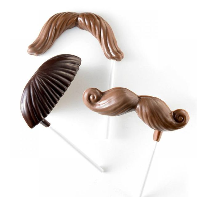 Et les moustaches en chocolat 