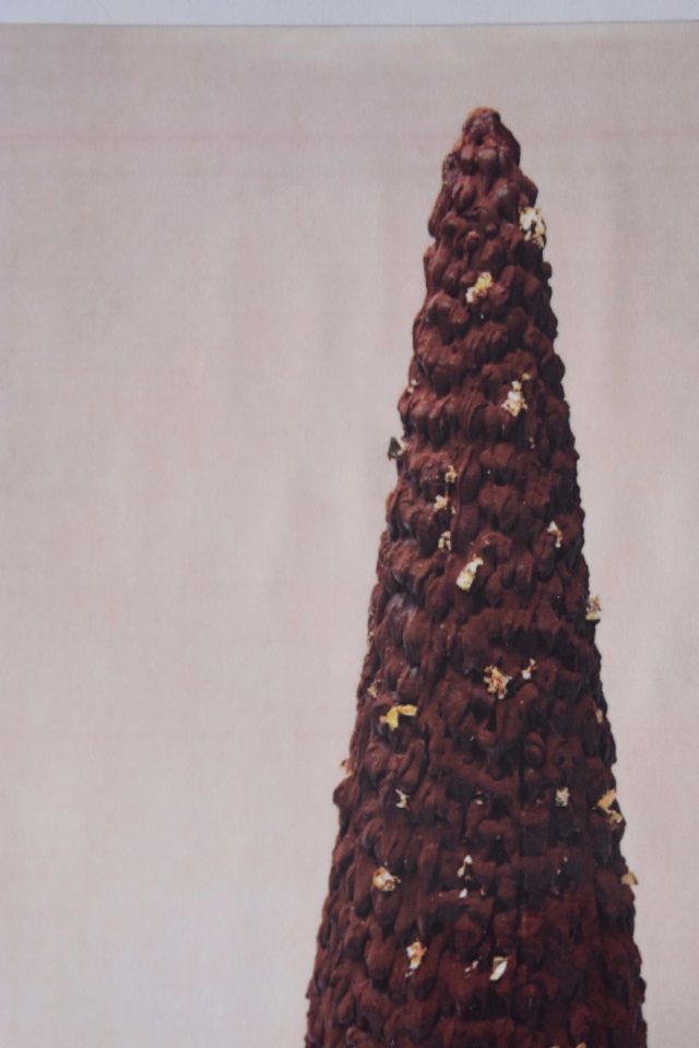 Un sapin seul triste...Meme avec de l 'or dessus