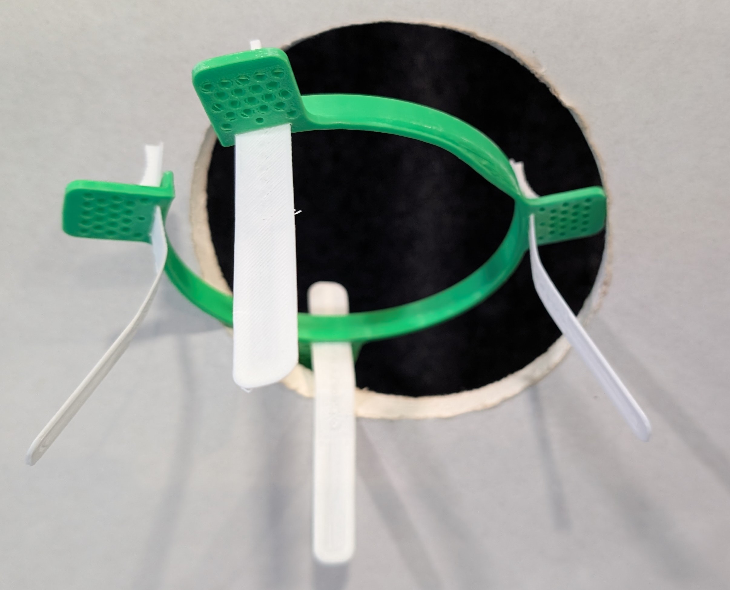 01 Insert Through Hole