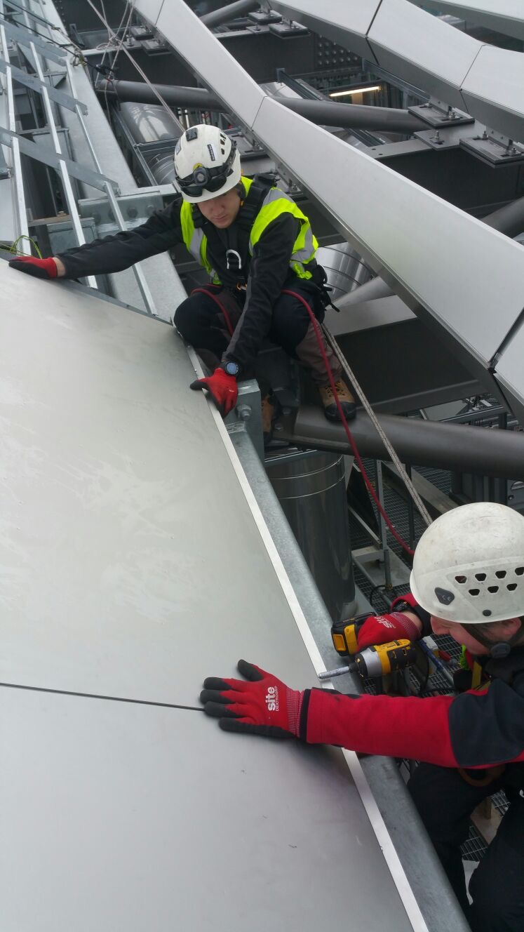Victoria, Nova, Panel installation