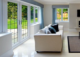 Windows in uPVC, aluminium and timber. Casement windows, flush windows, box sash windows.