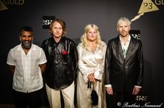 Sarah Klang med band