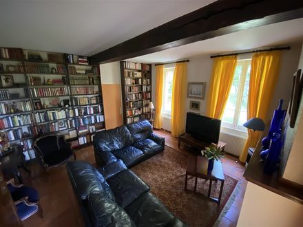 Le salon et la bibliothèque