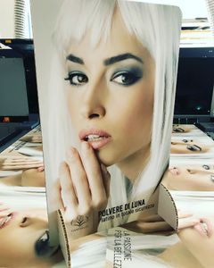 Totem per parrucchieri