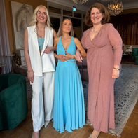 Event Kvinnor krokar arm 2025