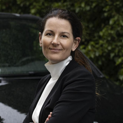 LOUISE RAASCHOU 