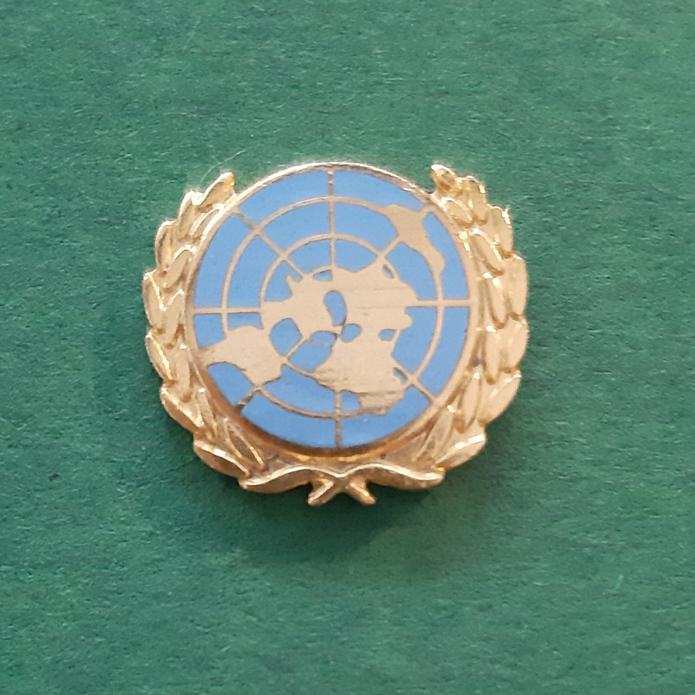 United Nations Guard Contigent in Iraq  Anlagt på blå UN-Security uniform.  "1995-96"