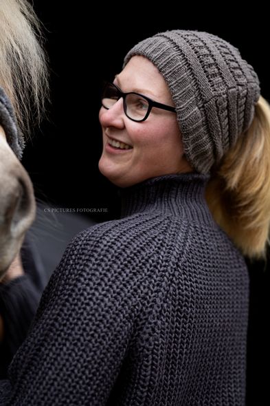 Frau_mit_Pferd_fotografiert_von_Christina_Sudbrock