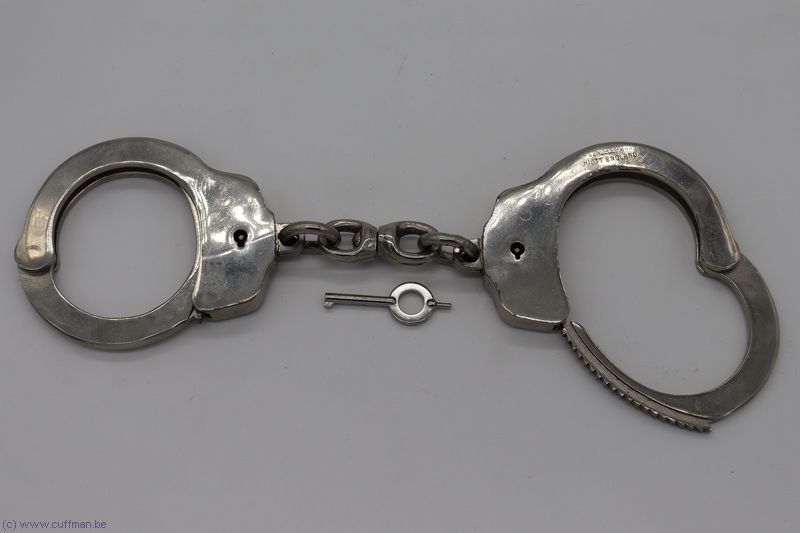 Handcuffs Hi-Ko | Cuffman's Collection