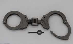 Tuff-Kuffs 007 Stainless