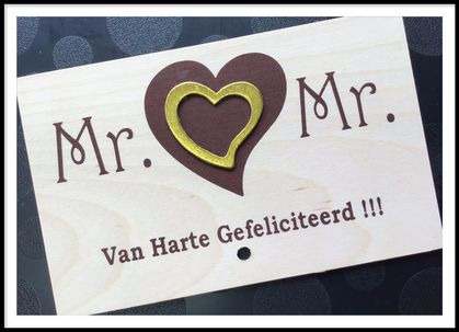 Houten wenskaart Mr en Mr
