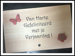 Houten wenskaart verjaardag vlinder