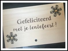 Houten wenskaart lentefeest