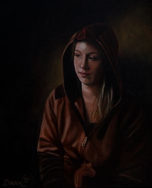 Rosa in hoodie