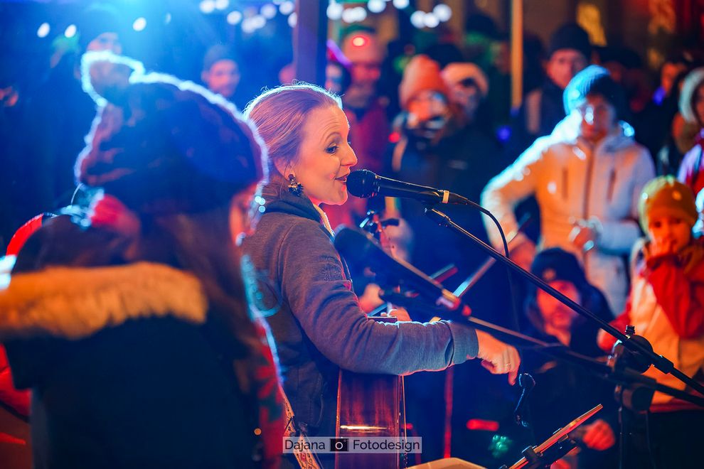 Zwei Stimmen beim Muweika 2024 vorm Café Stilbruch Jena