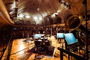 Philharmonie trifft Pop - Volkshaus Jena Bühne im Ernst-Abbe-Saal