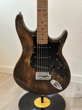 Guitarlampe trædesign
