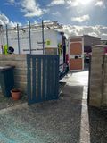 Portillon ouverture en pente
