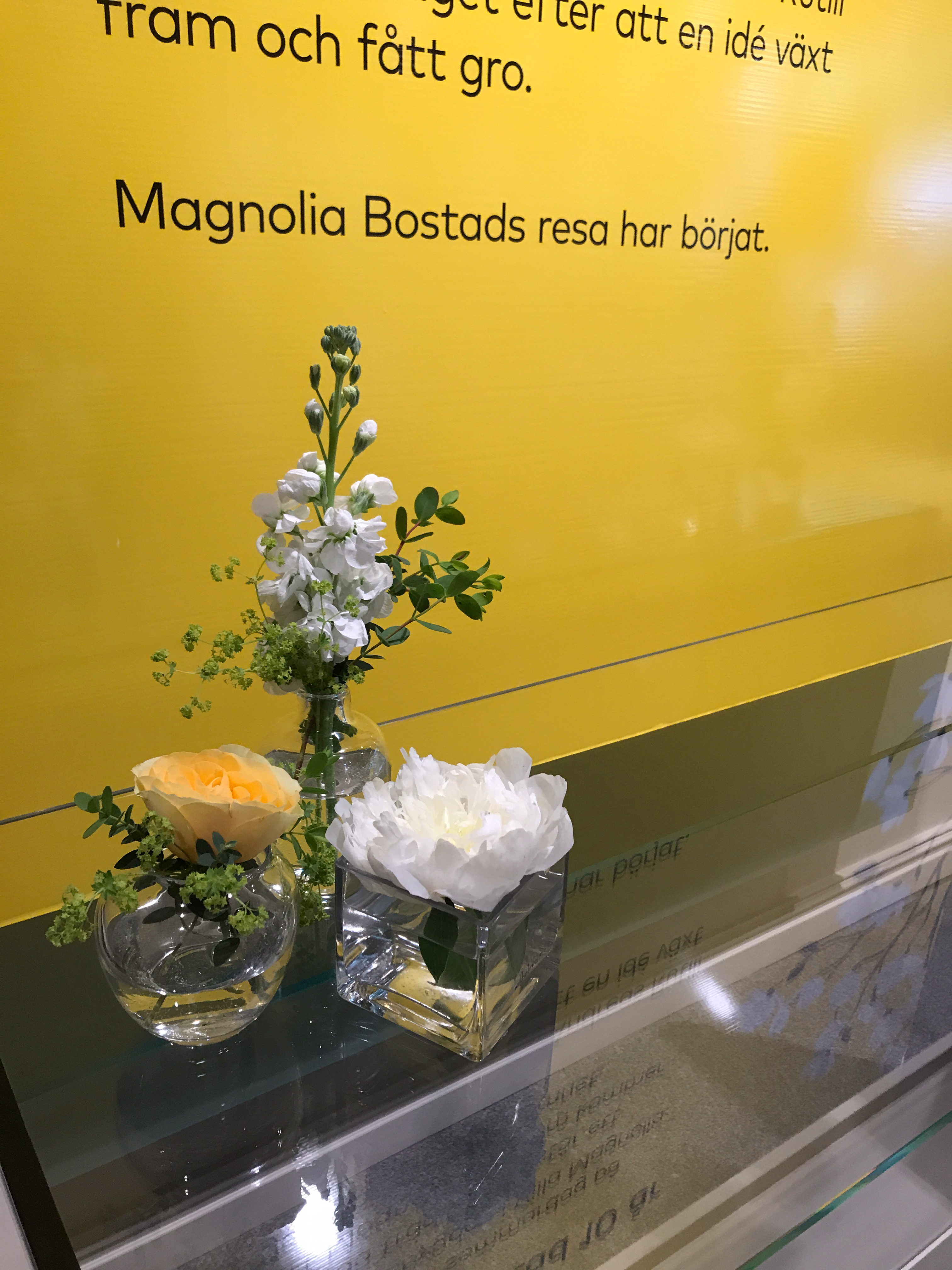 Magnolia bostad blomarrangemang Party Productions