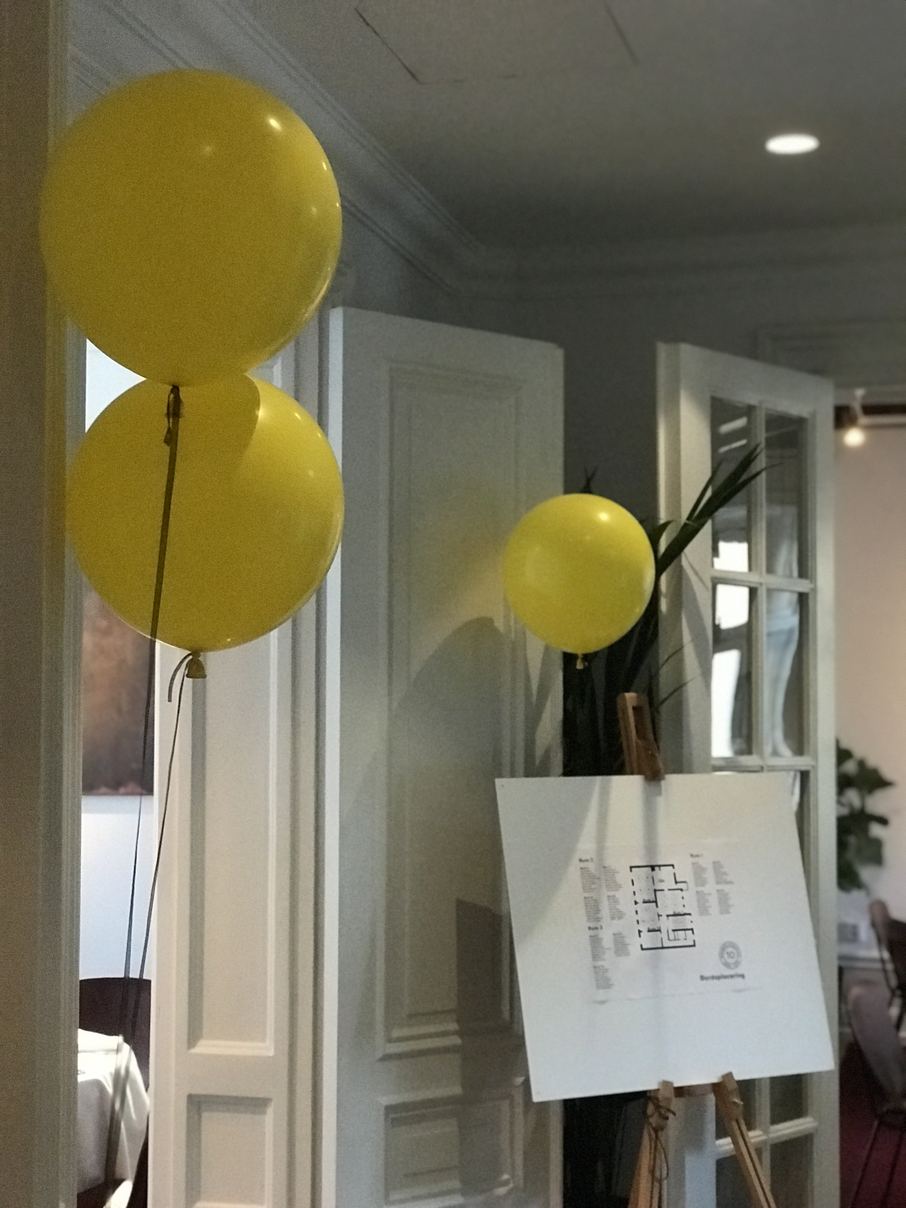 Magnolia event Nosh & Chow ballonger Party Productions