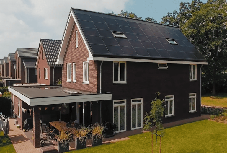 Woning met smartroof en nokvderdamper