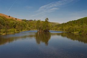 May Cwm Darren Parc