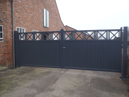 aluminium draaipoort 5 m x 1.9 m