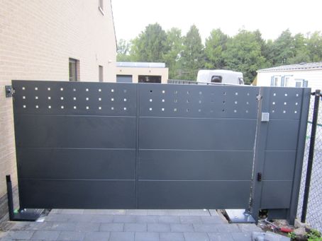onderhoudsvriendelijke poort met gaten