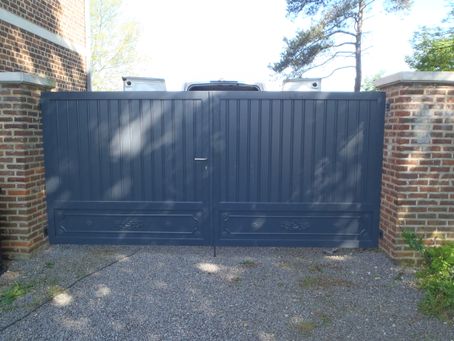 poort alustar met onderaan paneel en moluur