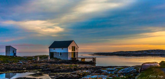 Smøla, solnedgang med naust og båt