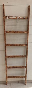Echelle en bois brûlé