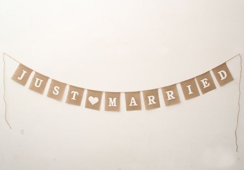 Guirlande  "just married"  en toile de jute
