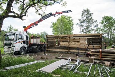 Kranbilen gjør jobben