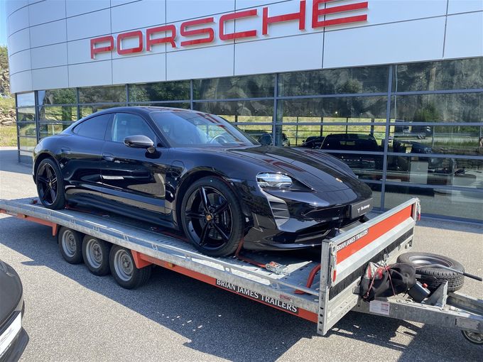 Hentet ny Porsche Taycan turbo S i Kristiansand for kunde