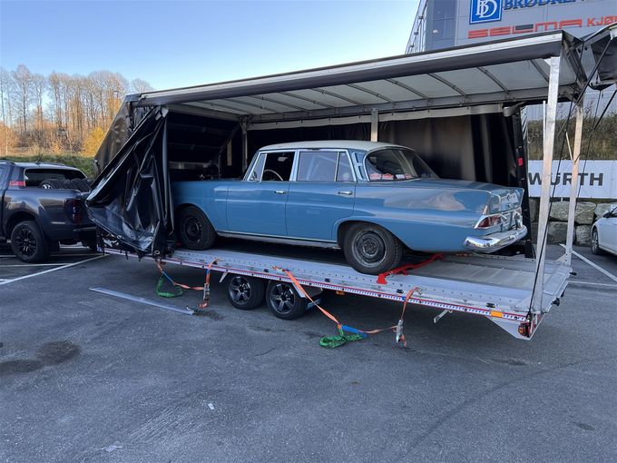 4/11 - Hentet 300SE Rally bil til utstilling BOS Lørenskog