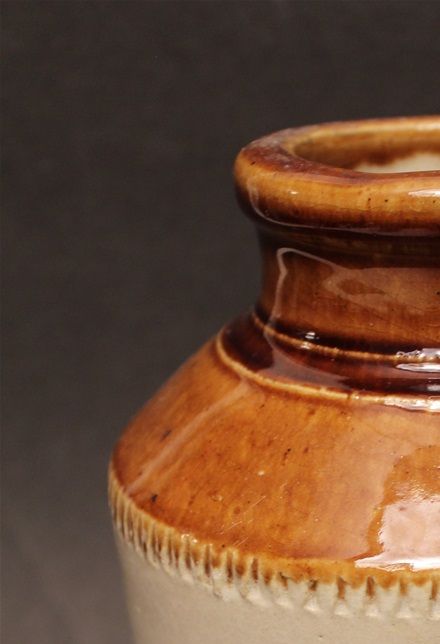 Jarre de la Brantford Stoneware Manufacturing Co. 1894-1906.