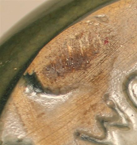 Marque sous la théière: Two cup /  Saint John (illisible) / Foley / Canada. Théière produite dans la première moitié du 20e siècle.